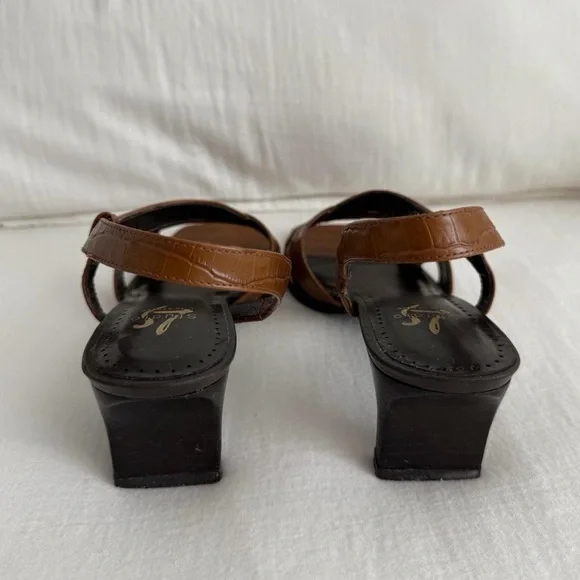 LifeStride Brown Crocodile-embossed Leather Slingback Kitten Heel Sandals - Picture 4 of 8